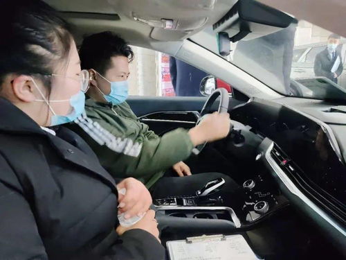 汽车冬天里面放多少热水