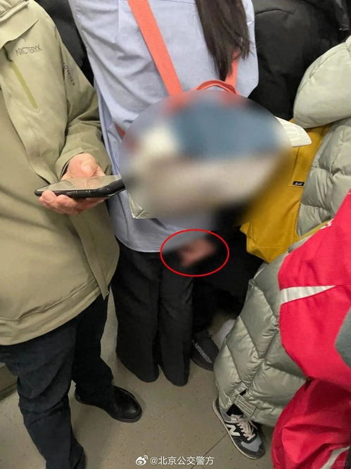 偷拍大量女乘客的聋哑司机被行拘