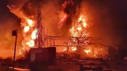 台湾超级电池工厂爆炸 浓烟冲天(台湾超级电池工厂发生爆炸事故,浓烟冲天而起) 台湾超级电池工厂爆炸 浓烟冲天(台湾超级电池工厂发生爆炸事故,浓烟冲天而起)