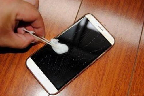 华为手机怎么进水的 华为手机怎么进水的